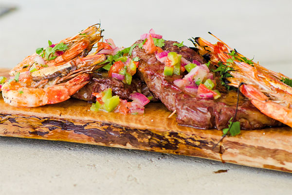 Surf ’n Turf met gerookte pico de gallo