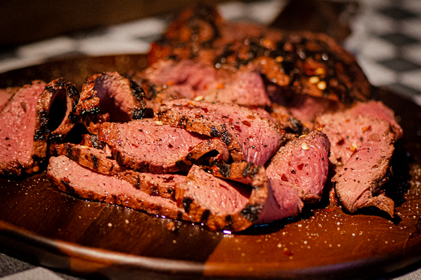 Seared Flat Iron met sinaasappel en chili