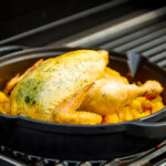 Knoflook-kip met bieraardappeltjes